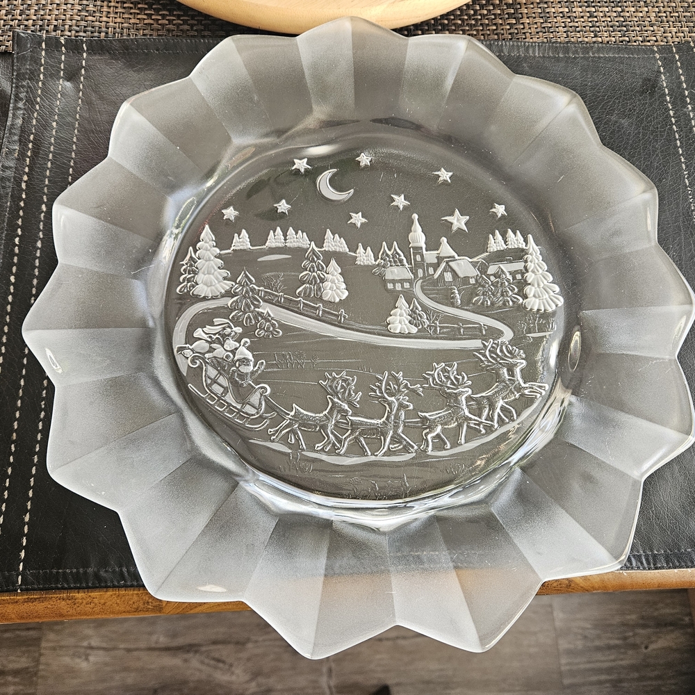 Frosted Glass Decorative Plate/Platter with Christmas Scene